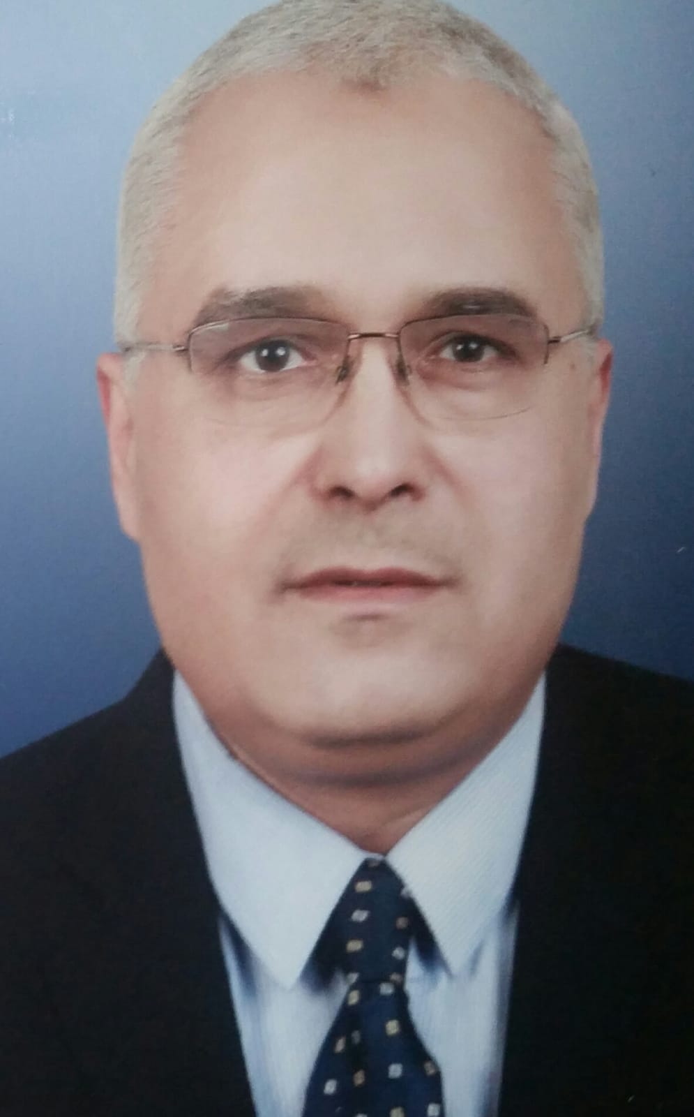 رئيس قسم طب وجراحة العيون كلية الطب جامعة المنصورة 