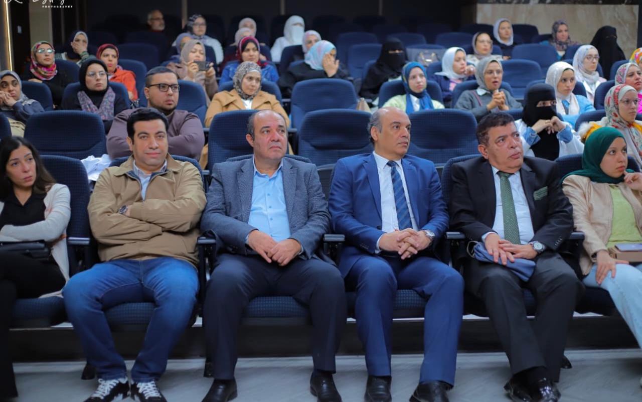  اليوم العلمي لوحدة الأشعة بمناسبة بدء تشغيل جهاز الماموجرام الجديد بالصبغة